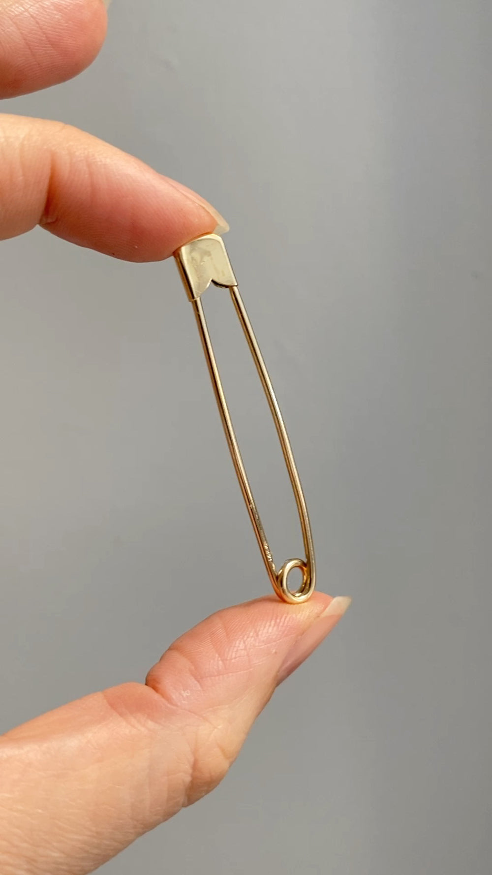 Vintage 14k gold safety pin brooch or chain extender