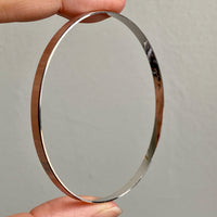 Vintage Italian 18k White Gold Solid Bangle with Scribed Line Pattern - UnoAErre - 8 inch