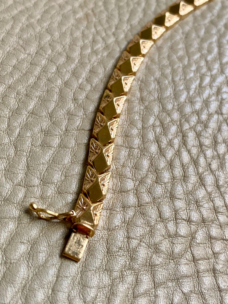 Chevron Pyramid Link Bracelet in 18k Gold - Vintage Italian - 7.5 inch length