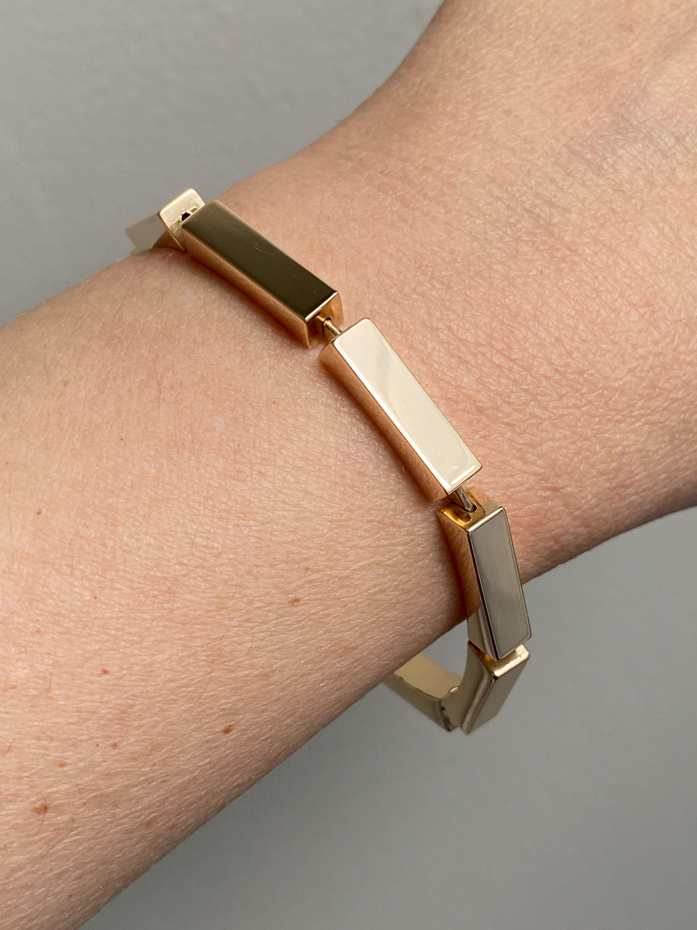 MAGNIFICENT!! 1970 - 9 sided Geometric Link Bracelet in 18k Yellow Gold by Forsman & Gardfors - 7.5 inch length