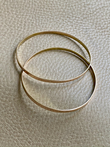 Vintage 14k solid gold bangle - 8.25 inch interior circumference