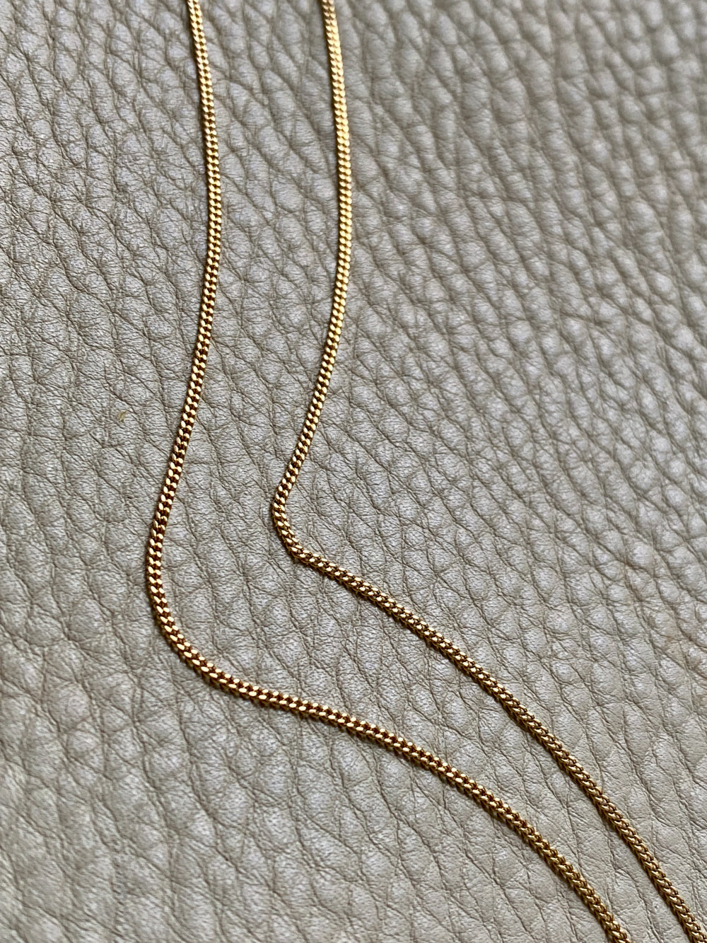 Vintage 18k gold curb link necklace - 20 inch length