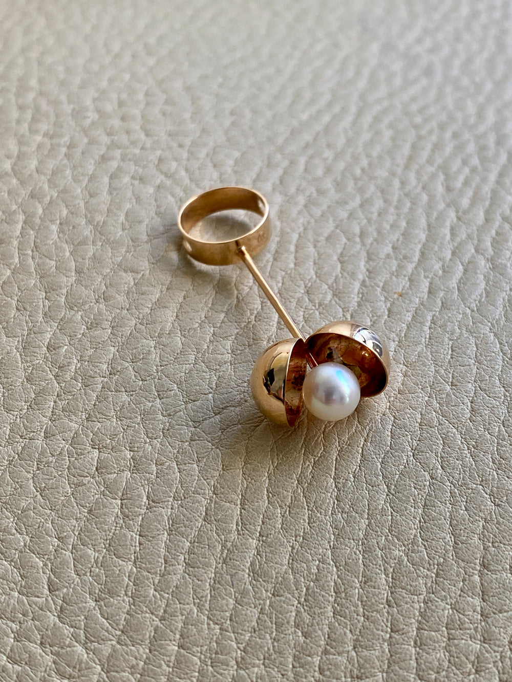 1968 Vintage 14k gold pearl pendant by Olli Auvinen for Westerback