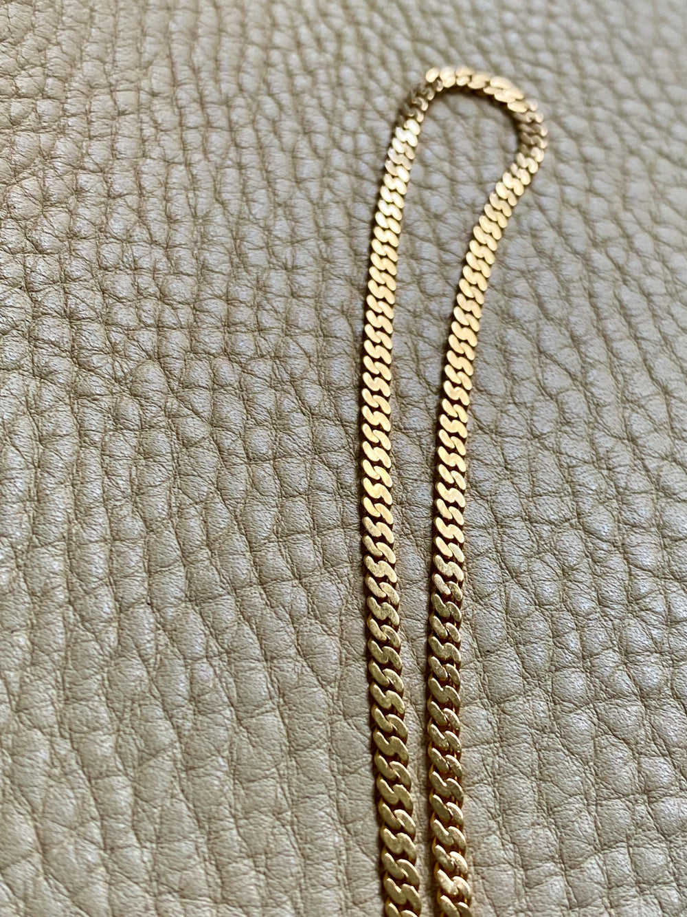 1929 Swedish Vintage Pressed Curb Link 18k Gold Necklace - 17 inch length