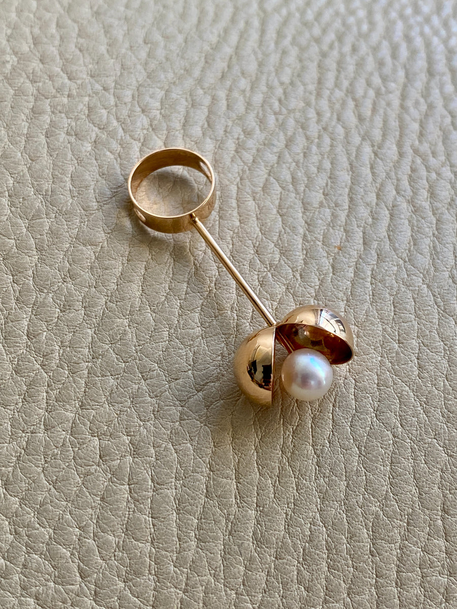 1968 Vintage 14k gold pearl pendant by Olli Auvinen for Westerback