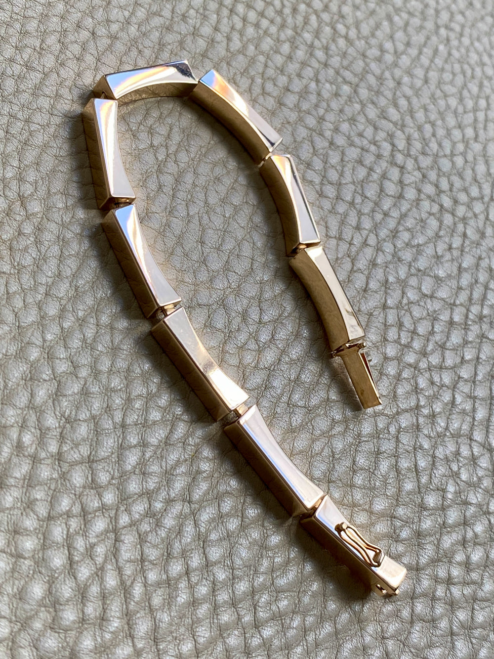 MAGNIFICENT!! 1970 - 9 sided Geometric Link Bracelet in 18k Yellow Gold by Forsman & Gardfors - 7.5 inch length