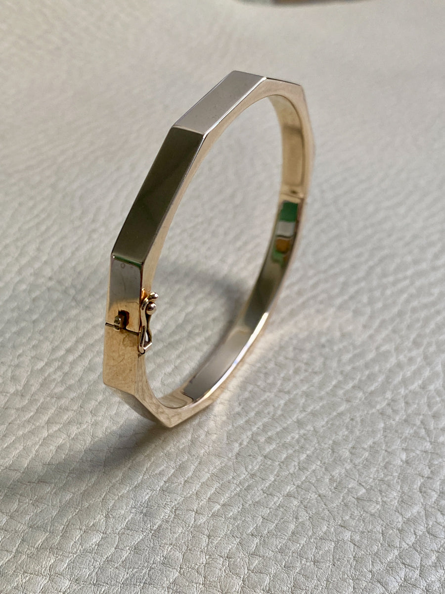 WOW!! 10 Sided Danish Geometric Hinged Bangle in 14k Yellow Gold - Midcentury era - by Bernhard Hertz - 7 inch