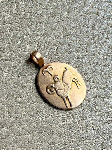 18k gold vintage pendant - Aries Ram Zodiac Medallion