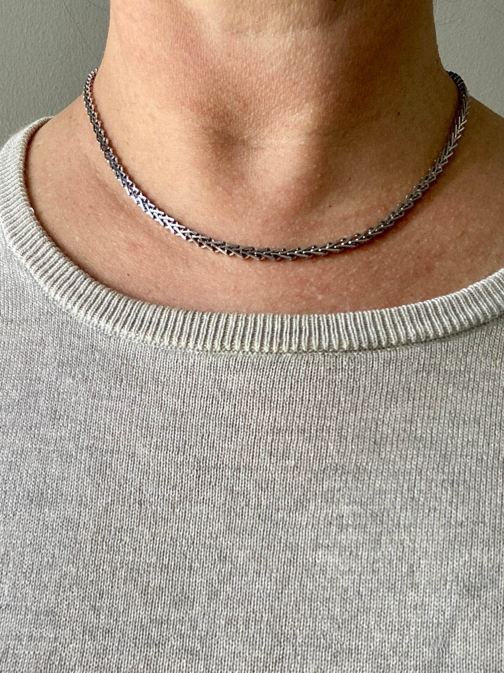 Vintage Italian 18k White Gold V-Link Necklace - 17 inch length