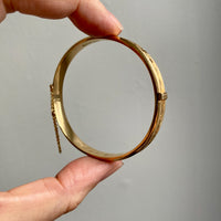 1950 Finnish Bangle with Botanical Flowers and Leaves Engraved Pattern 14k Yellow Gold - 6.8 inch interior