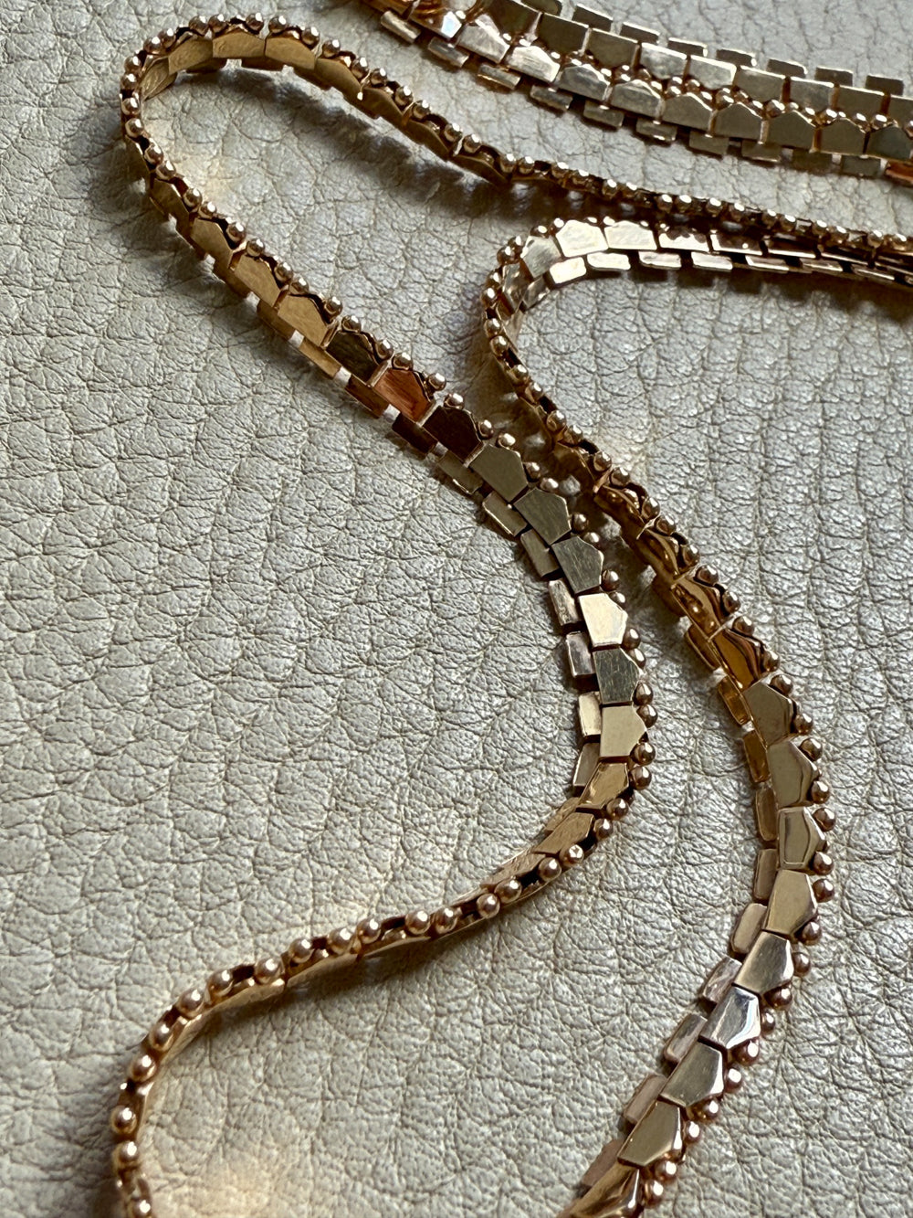 Midcentury era Italian Mirrored Shimmer Link Necklace in 18k Gold - 17.75 inch length