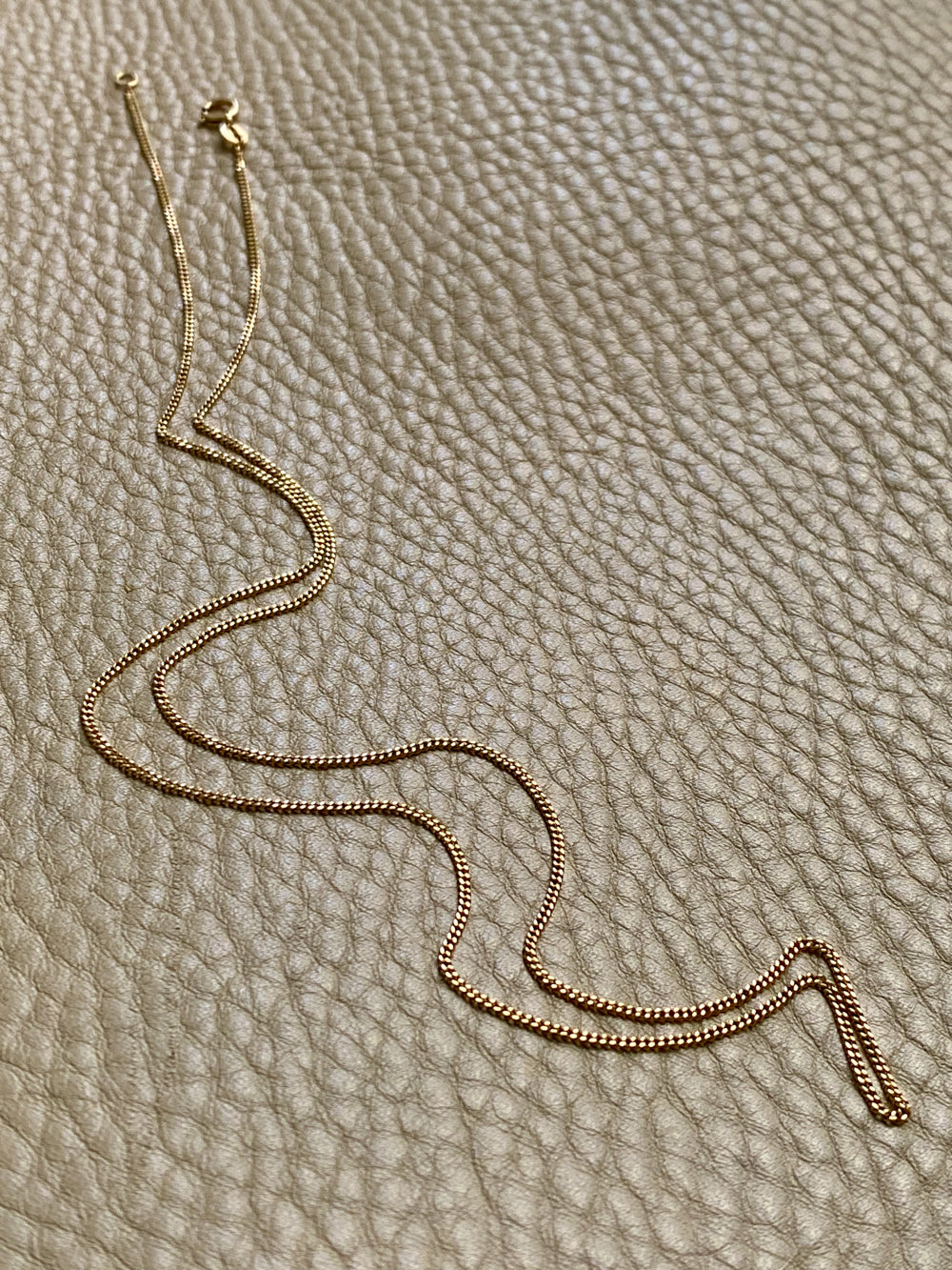 Vintage 18k gold curb link necklace - 20 inch length