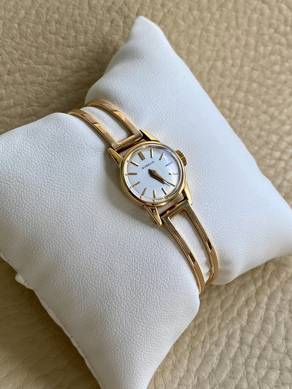 Vintage Ladies Gubelin Watch in 18k gold with bracelet band by Rey Urban 1960 - Size 6.25 inch