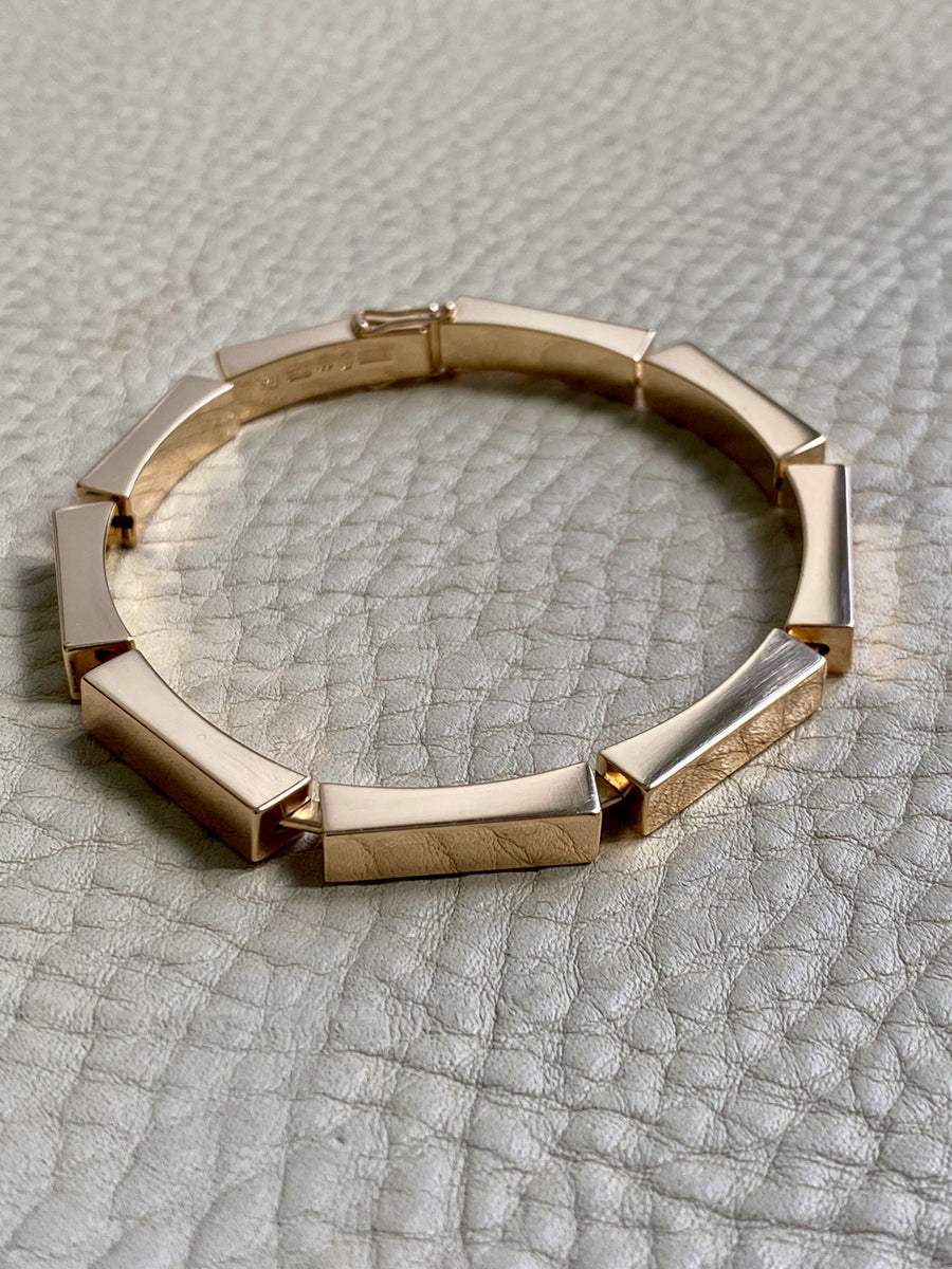 MAGNIFICENT!! 1970 - 9 sided Geometric Link Bracelet in 18k Yellow Gold by Forsman & Gardfors - 7.5 inch length