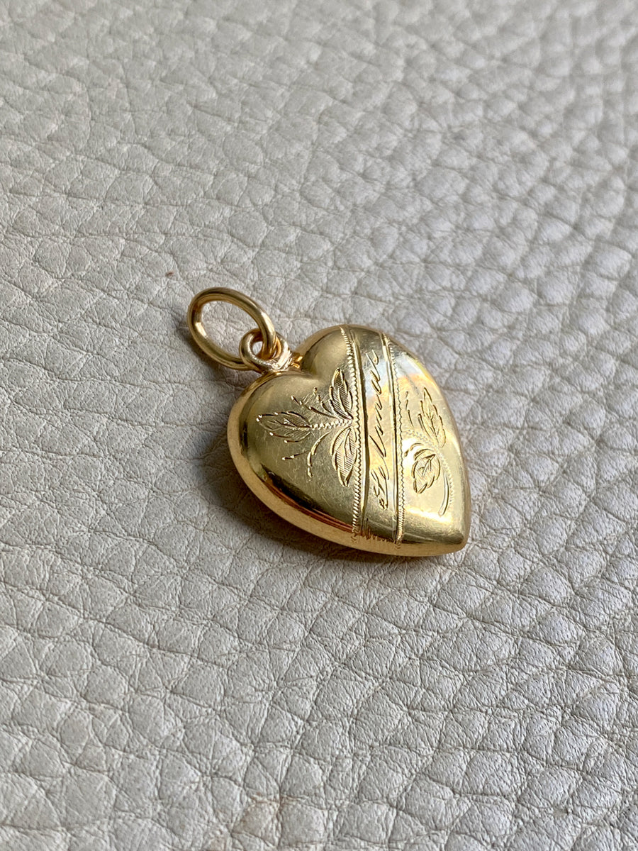 1902 Antique Puffy Heart Pendant in 18k Gold - Excellent!