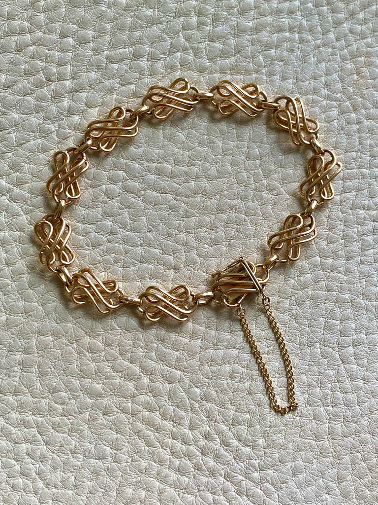 1946 Handmade Cursive Link Bracelet in 18k Gold - Stockholm, Sweden - 7.5 inch length