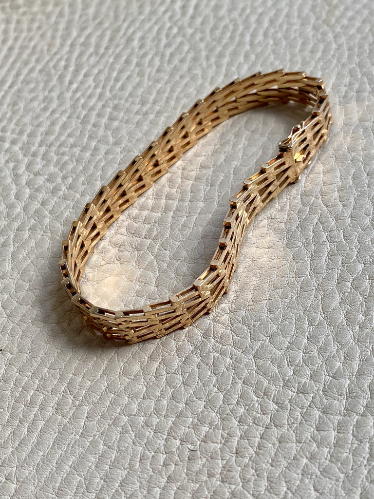 Vintage Danish V-link Bracelet in 14k Gold by SV Glymerrs - 7.5 inch length