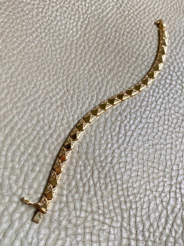 Chevron Pyramid Link Bracelet in 18k Gold - Vintage Italian - 7.5 inch length