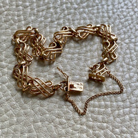 1946 Handmade Cursive Link Bracelet in 18k Gold - Stockholm, Sweden - 7.5 inch length