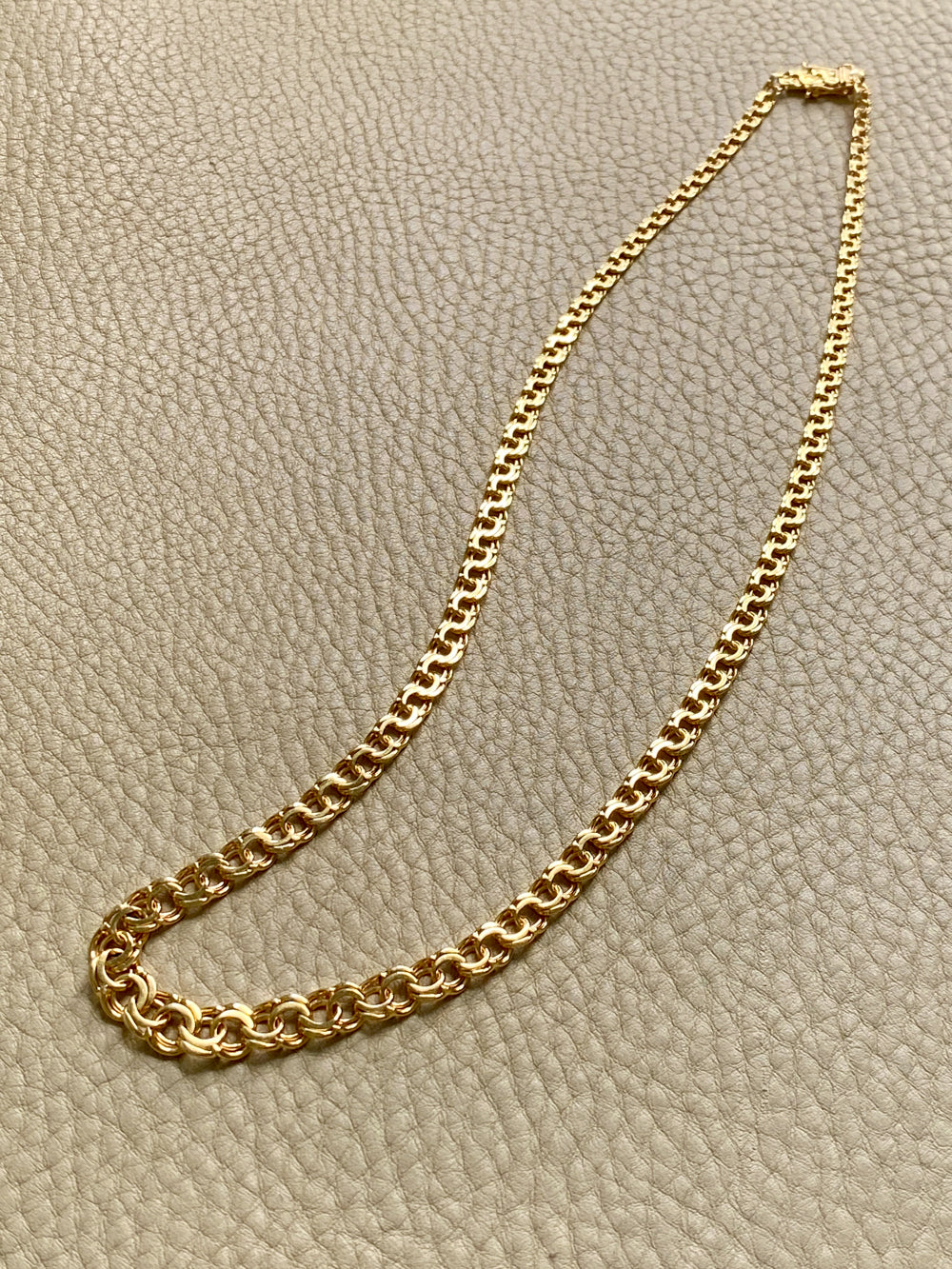 1964 Vintage Graduated Width Double Link Necklace in 18k Yellow Gold - 18 inch length