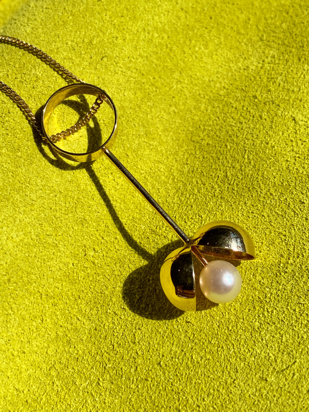 1968 Vintage 14k gold pearl pendant by Olli Auvinen for Westerback