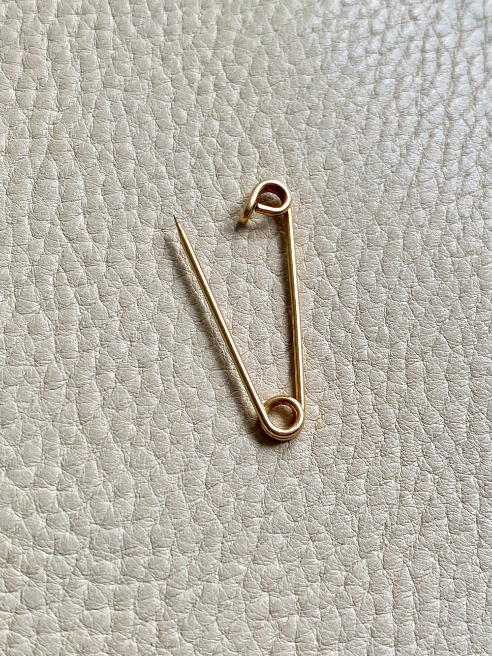 Vintage 14k gold rod safety pin brooch or chain extender