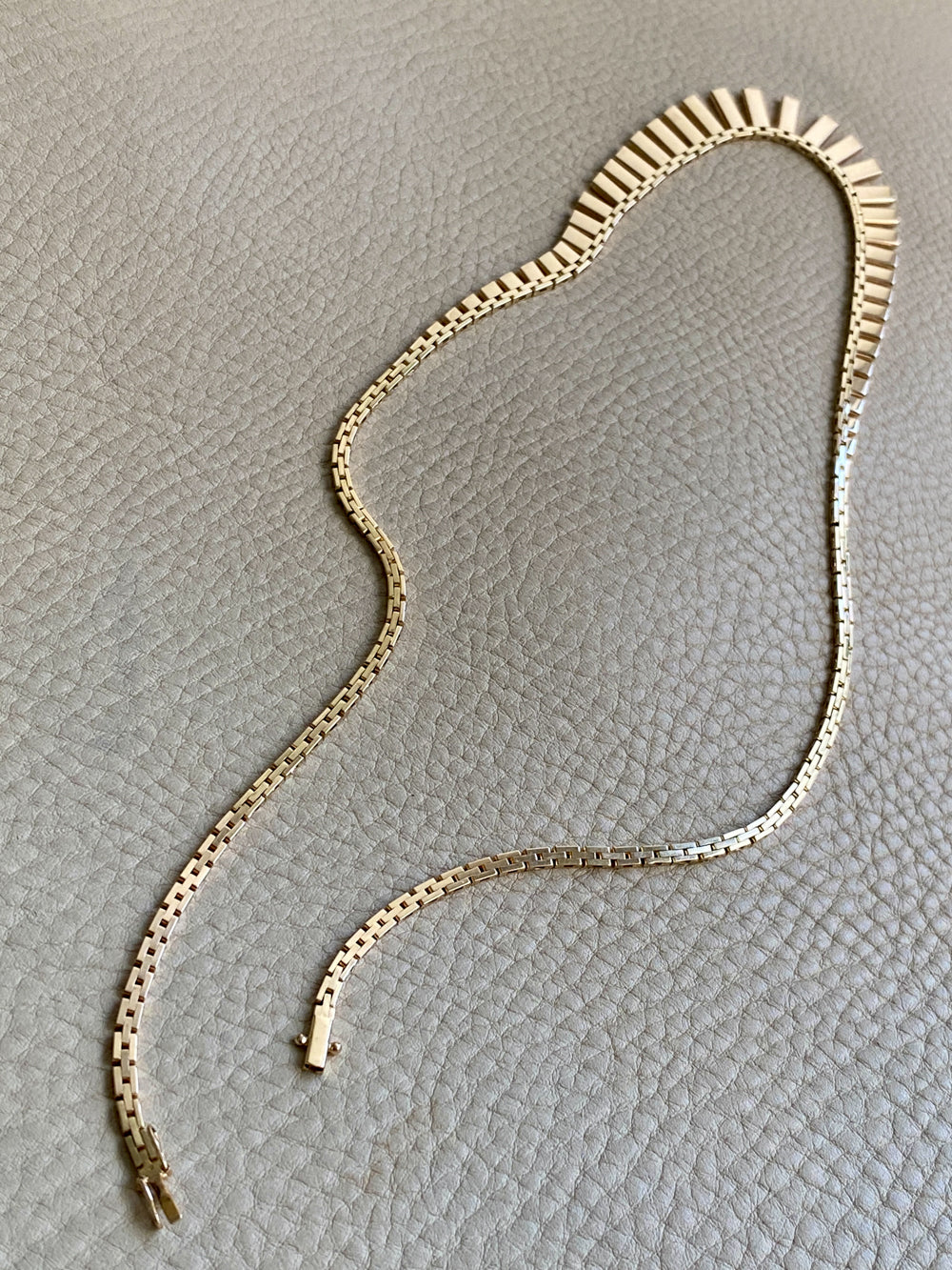 Dramatic SPARKLING! 14k gold cleopatra link necklace - 19.7 inch length