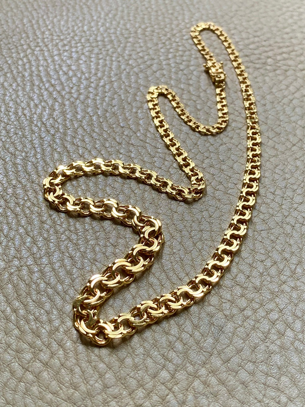 1964 Vintage Graduated Width Double Link Necklace in 18k Yellow Gold - 18 inch length