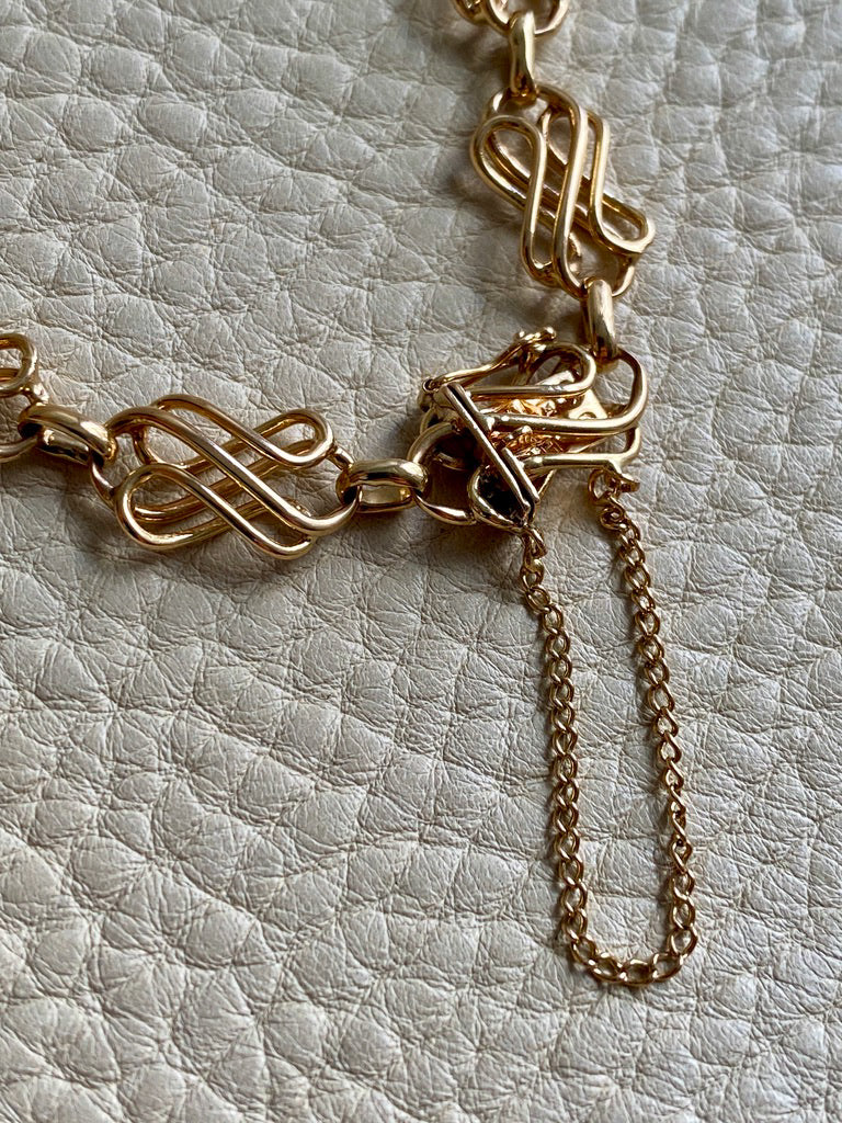 1946 Handmade Cursive Link Bracelet in 18k Gold - Stockholm, Sweden - 7.5 inch length