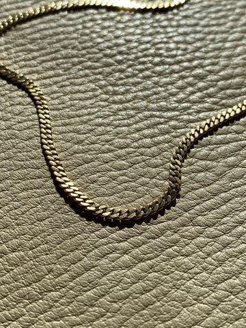 Mid-century era Scandinavian pressed curb link necklace in 18k gold - 16.75 inch length