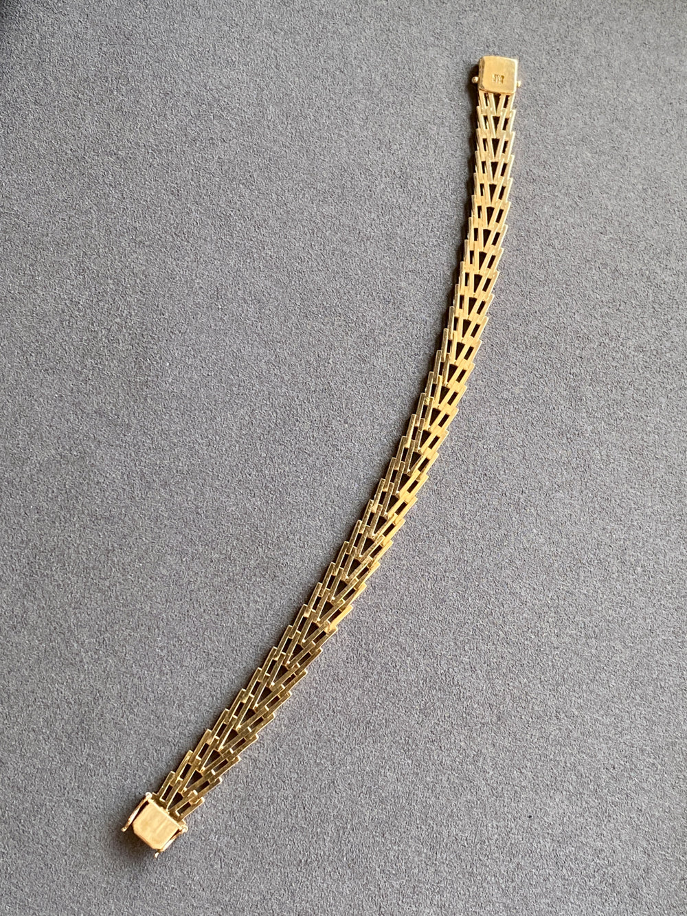 Vintage Danish V-link Bracelet in 14k Gold by SV Glymerrs - 7.5 inch length