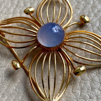 1951 Modernist Four Petal Flower Brooch with Chalcedony Stone in 18k gold - Stockholm, Sweden by Stigbert