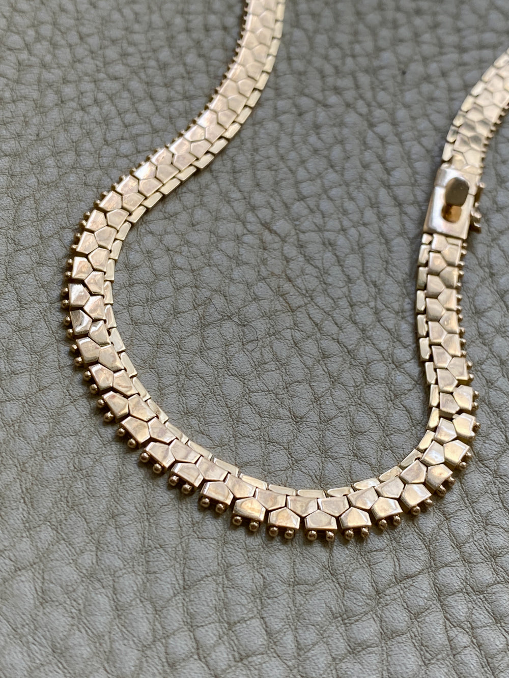 Breathtaking Vintage Honeycomb Link Necklace Made in Solid 18k Gold - 17 inch length