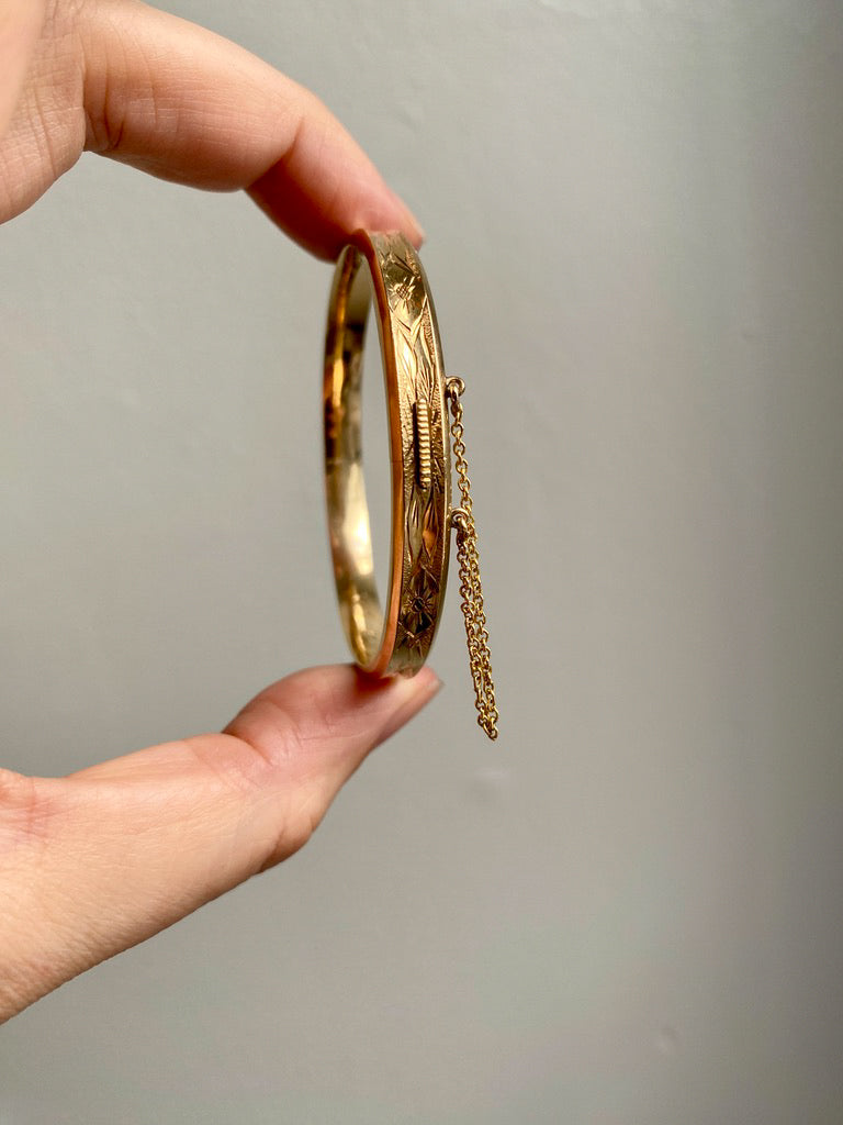 1950 Finnish Bangle with Botanical Flowers and Leaves Engraved Pattern 14k Yellow Gold - 6.8 inch interior