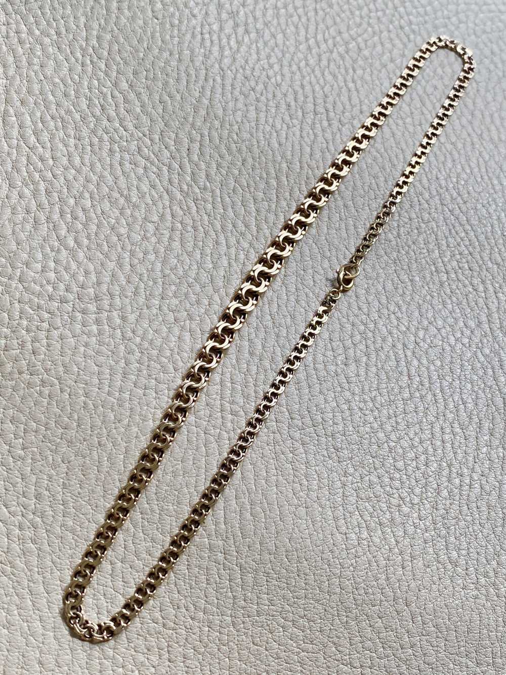 1958 Stockholm Sweden, Double Link Chain Graduated Width Necklace in 18k Gold - 17 inch length