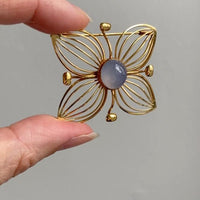 1951 Modernist Four Petal Flower Brooch with Chalcedony Stone in 18k gold - Stockholm, Sweden by Stigbert