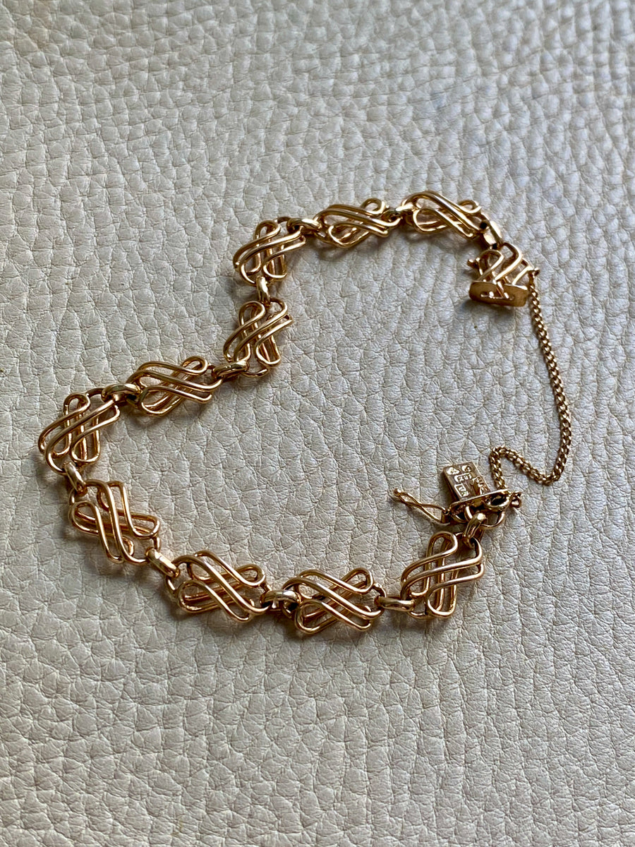 1946 Handmade Cursive Link Bracelet in 18k Gold - Stockholm, Sweden - 7.5 inch length