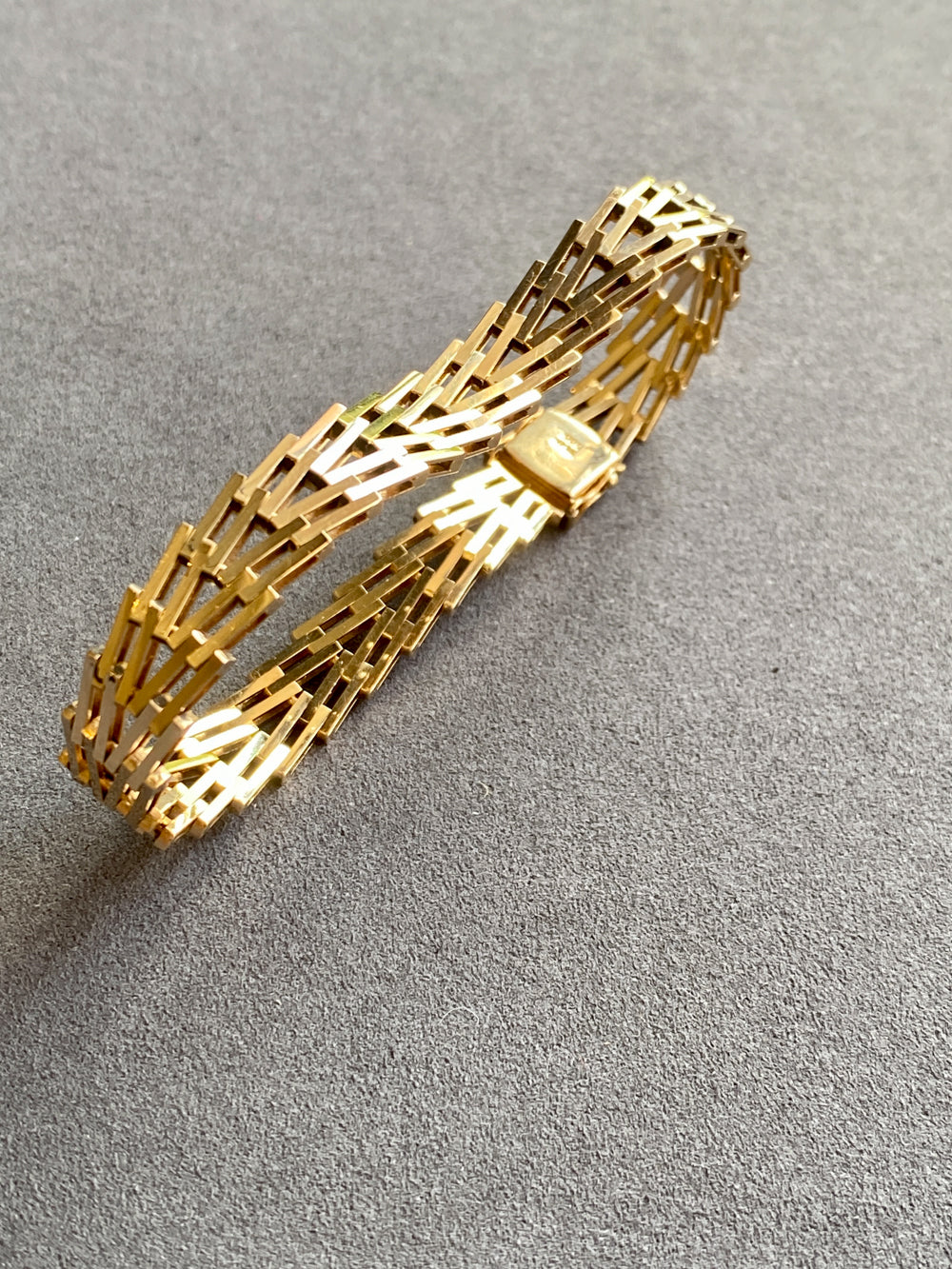 Vintage Danish V-link Bracelet in 14k Gold by SV Glymerrs - 7.5 inch length