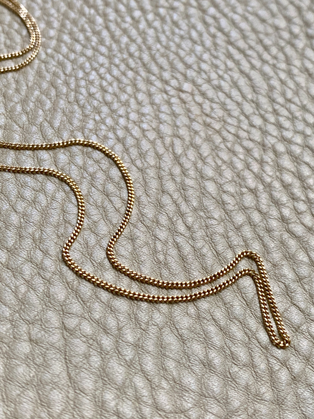 Vintage 18k gold curb link necklace - 20 inch length