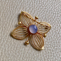 1951 Modernist Four Petal Flower Brooch with Chalcedony Stone in 18k gold - Stockholm, Sweden by Stigbert