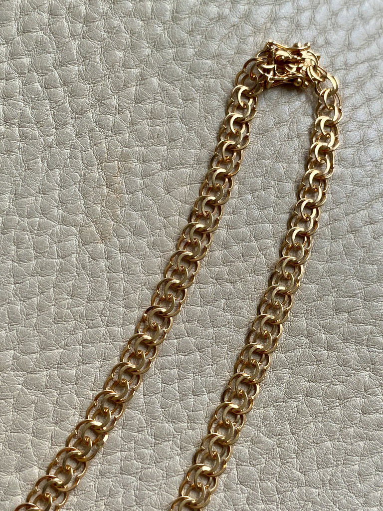 1977 Very Special Graduated Double Link Necklace in 18k gold - 17 inch length