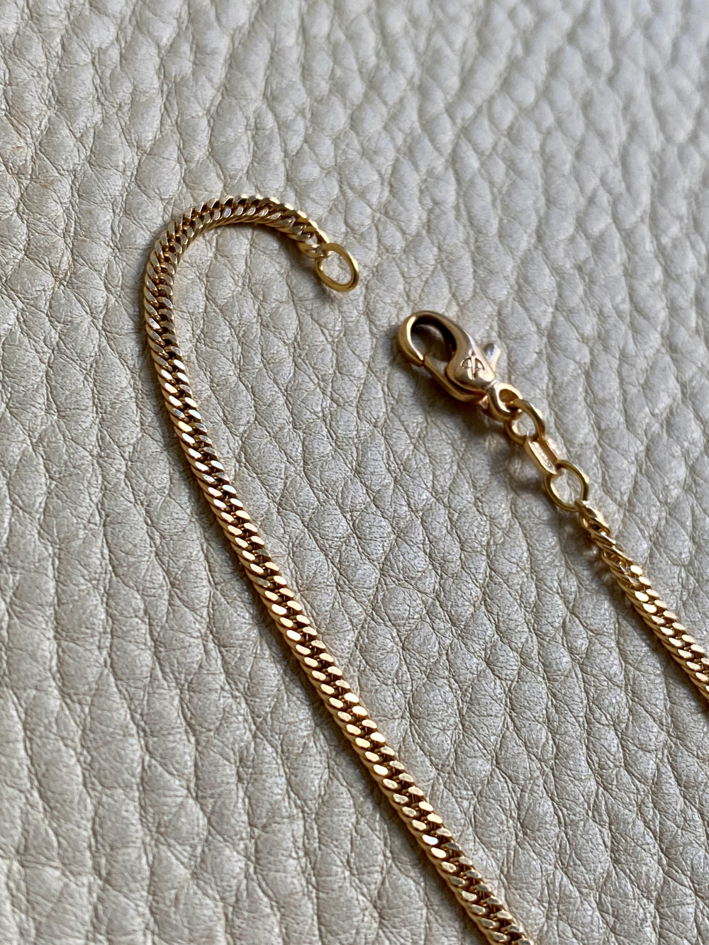 VERY FINE! Late 1970s era Balestra 18k gold special tight curb chain necklace - 20 inch length