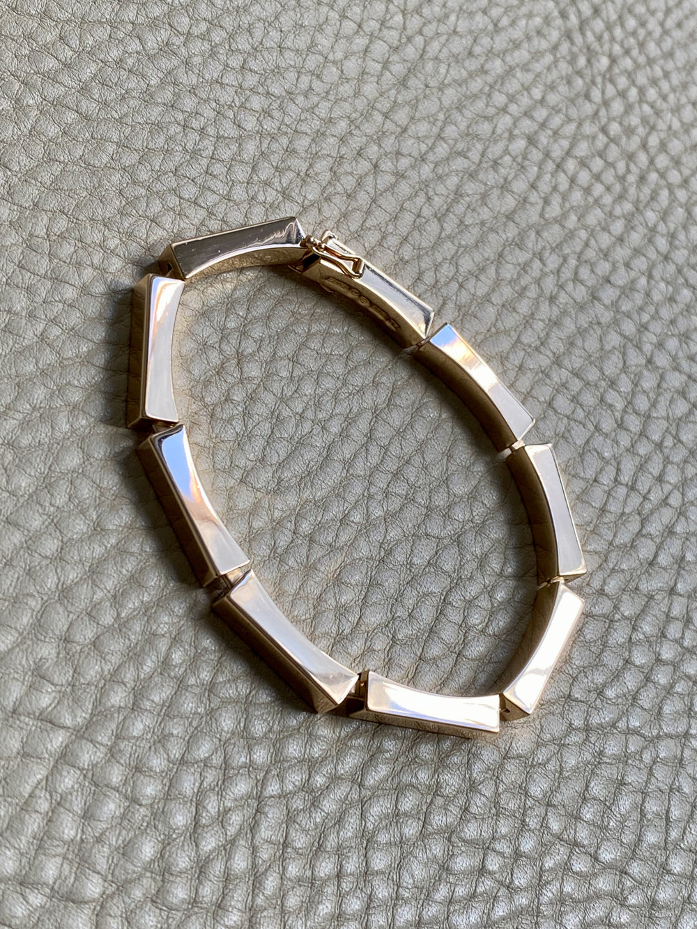 MAGNIFICENT!! 1970 - 9 sided Geometric Link Bracelet in 18k Yellow Gold by Forsman & Gardfors - 7.5 inch length