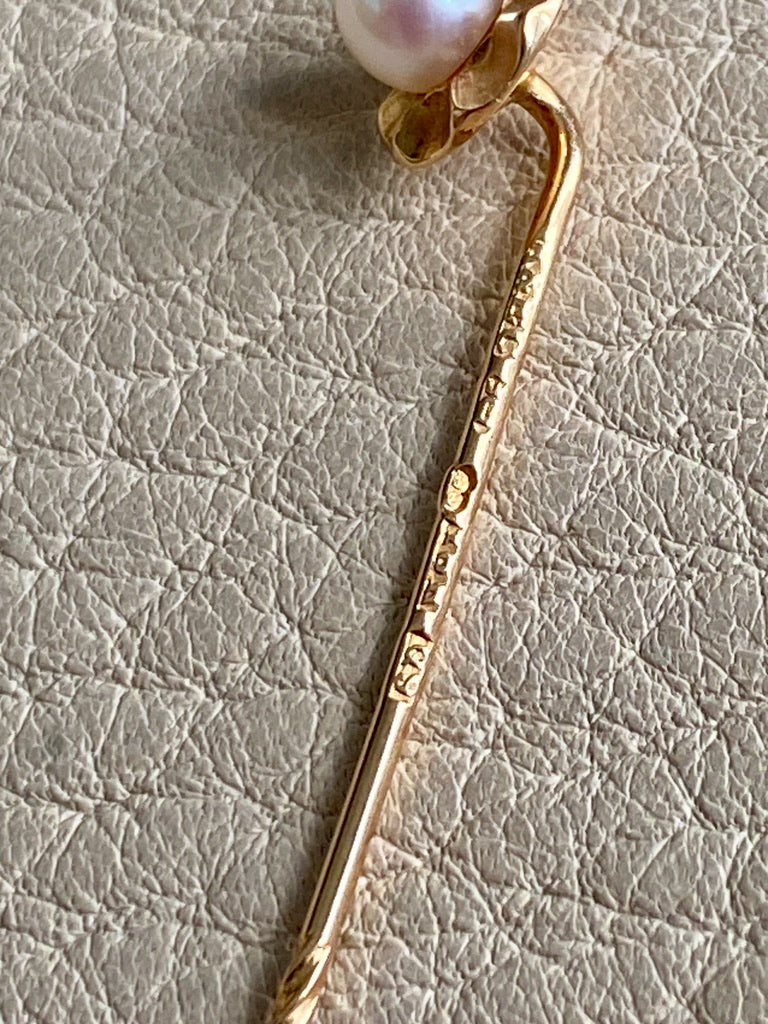 1966 Crenelated 18k Gold and Pearl Hat Pin Brooch with original leather box