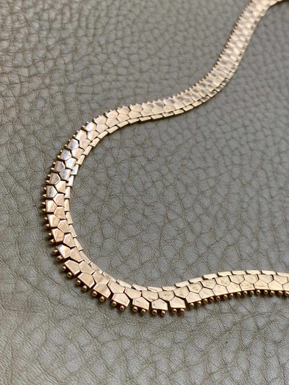 Breathtaking Vintage Honeycomb Link Necklace Made in Solid 18k Gold - 17 inch length