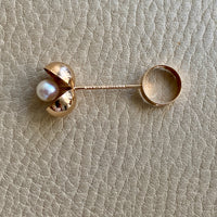 1968 Vintage 14k gold pearl pendant by Olli Auvinen for Westerback