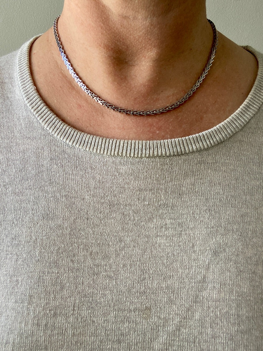 Vintage Italian 18k White Gold V-Link Necklace - 17 inch length