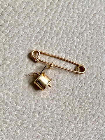 Vintage 14k gold rod safety pin brooch or chain extender