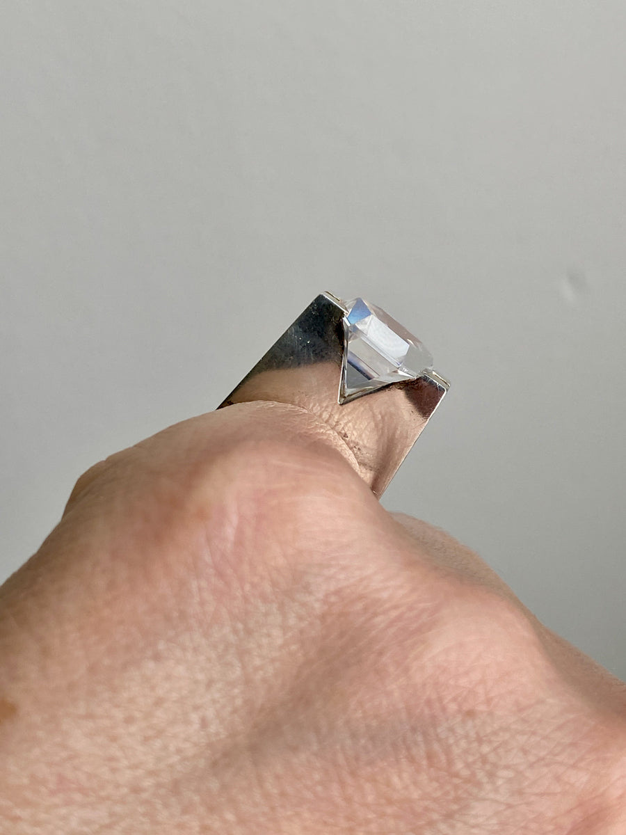 1971 Rey Urban Modernist Sterling Silver and Quartz Cocktail Ring - Size 5