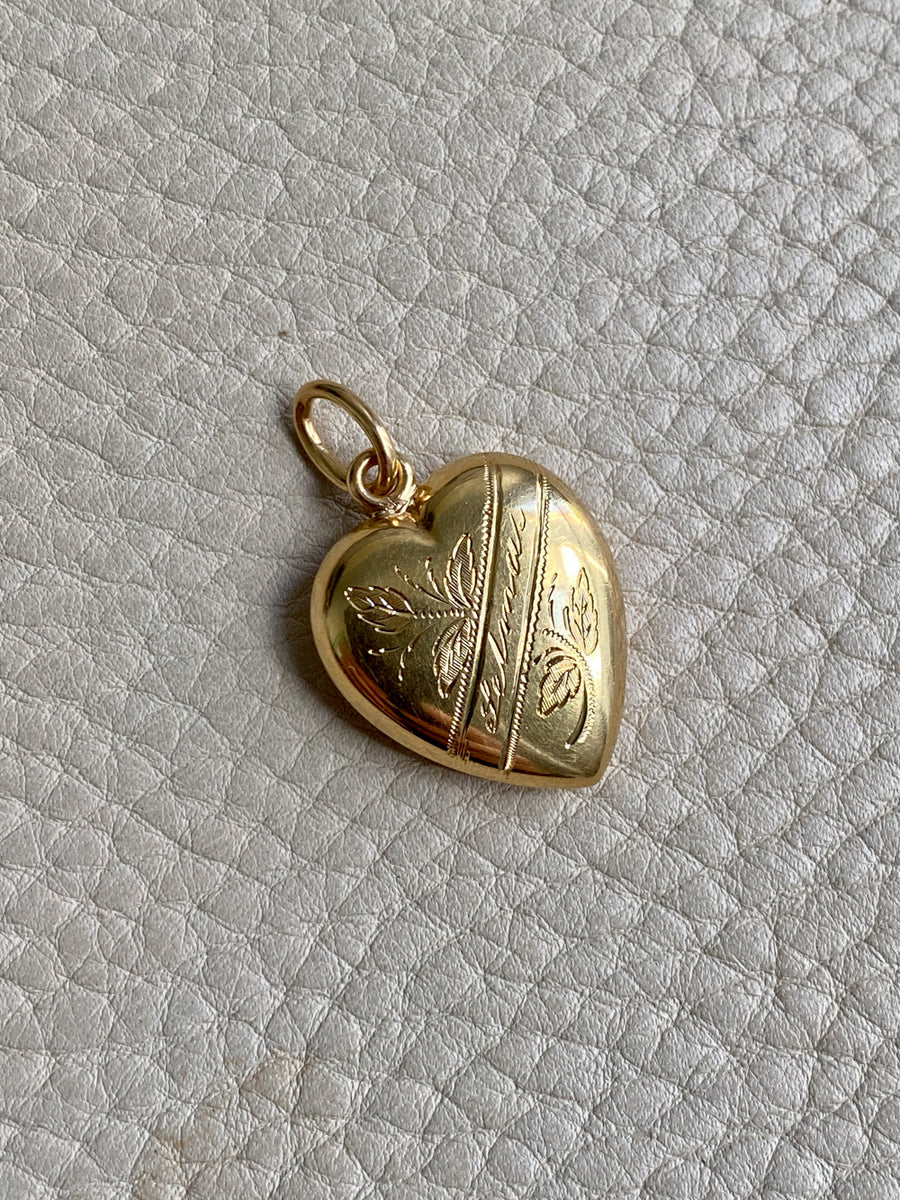 1902 Antique Puffy Heart Pendant in 18k Gold - Excellent!